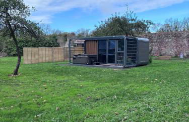 Glamping Pod with Hot Tub in Orchard - Foto 3