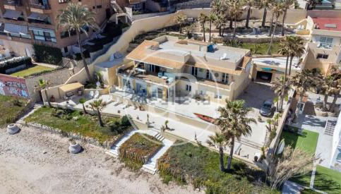 Maravilloso Apartamento AMANECER CABO a pie de playa y mar en CHALET ROQUETES - Foto 3