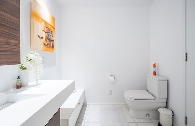 Luxury 4BR Townhouse in Downtown Toronto - Photo 44