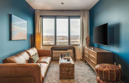 Jordanelle Sunrise Modern Condo, Gondola Access, Year-round Outdoor Fun - Photo 2