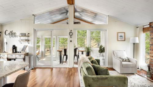 Cabin w hot tub & fire pit - Photo 4