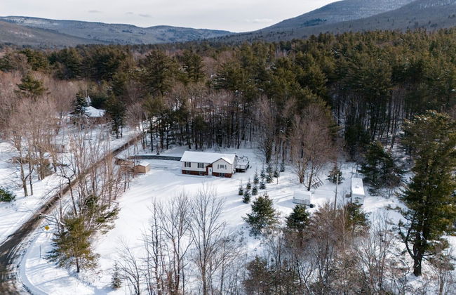 Ski Hike Lodge 5BR w Fire Pit Cozy Spaces - Foto 54