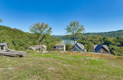 Walk to Marina Center Hill Lake Home with Hot Tub - Foto 34