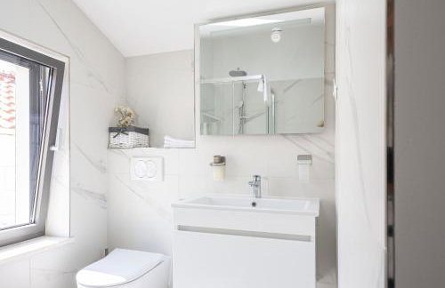 Villa True Oasis with Heated Pool - Photo 42