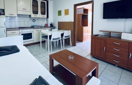 Sun n' Fun Apartments with Pool - Photo 27