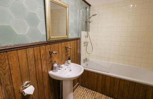 Chetwynd Lodge - Photo 38