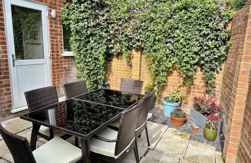 The Blue house on the wall - Foto 50