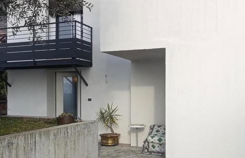 Fly House - Photo 14