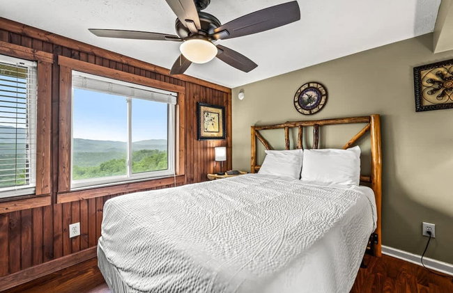 Sleeps 4 Hot Tub Indoor Pool Mountain Views - Photo 19