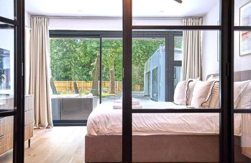 Arden House - Luxury Home with Hot Tub - Games Room - Fire Pit - Photo 11