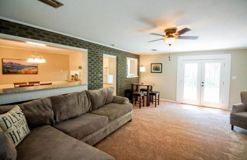 Luxury Midtown Home - Only a few blocks from FGH - Foto 48