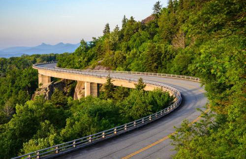 Mountain Over Main Street 5 Min. to Downtown Weaverville, Fire Pit & Views! - Foto 44