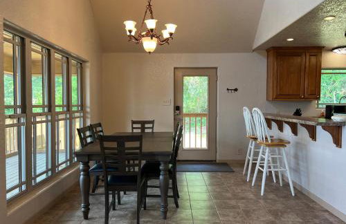 Lakefront Oasis with Private Boat Dock on Lake Palestine - Foto 14