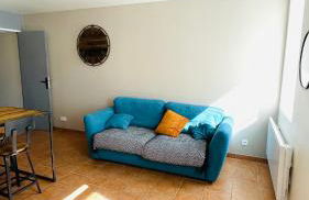 Maison de plain-pied avec un grand jardin - Photo 6