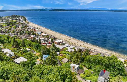 Luxury 6 BR Mansion w Water Views & Walk to Beach - Foto 49