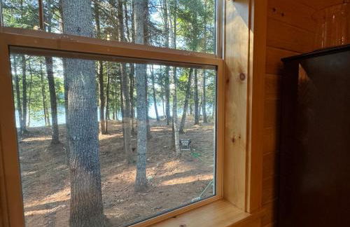 Luxury Forest Lake House - Privacy, Nature, Conveniences - New 2 bedroom - Foto 13