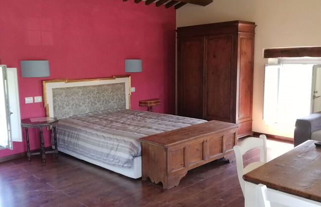 Amaranth House Rooms and Apartments - Photo 9