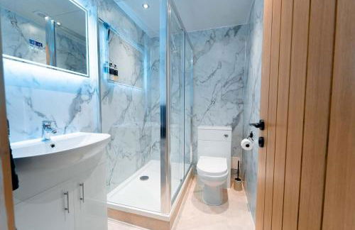 High Street Hideaway - Photo 8