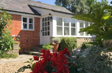 Norburton Hall Cottages - Photo 18