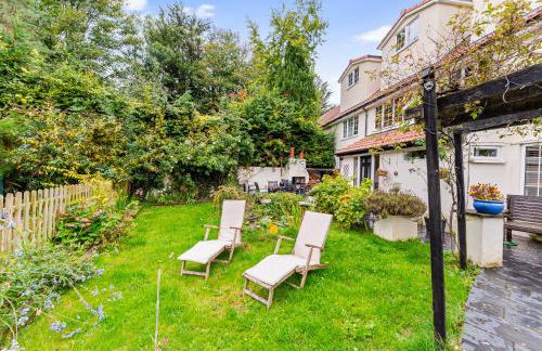 Whimsical Countryside Escape with Sprawling Garden - Foto 5