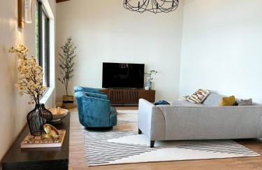 Newly Renovated 4B, 2.5 bath Lakefront home with South Grand Lake Views and dock - Foto 25