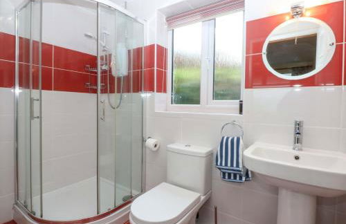 Min Y Traeth - Photo 19