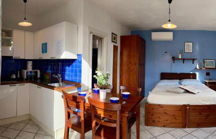 Panoramic Rural House With Garden - Photo 47