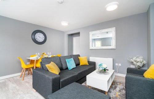 Elegant Flat Near Stonehenge, Amesbury Town Centre Smart TVs Netflix FREE PARKING - Foto 7