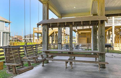 Steps to Crystal Beach Gem with Ocean-View Deck! - Foto 38