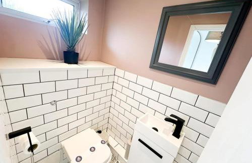 Marham House by Blue Skies Stays - Photo 16