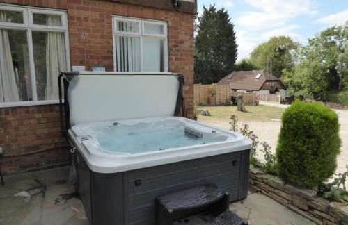 Arden Hill Farmhouse - Hot Tub, Snooker Table, Sleeps 16 - Foto 26