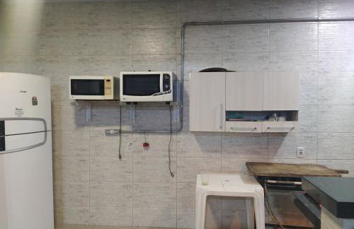 Check-in AUTÔNOMO e Privacidade em Hidro, piscina, casa, garagem até 2, até 3 quartos e 3 ar, 2 banheiros, churrasqueira, máquina de lavar roupas, roupa de cama, todos privativos, insira valor 3 hóspedes e abrimos 2 quartos, já 5 hóspedes usam 3Q - Foto 14