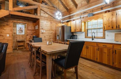 Modern Cabin with Luxury Gym, Firepit + Game Room! - Foto 59