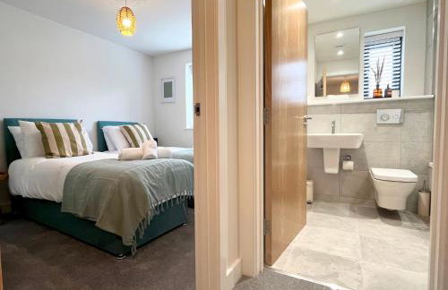 Exceptional 3 bedroom home in Penzance~New~Seaside - Photo 3