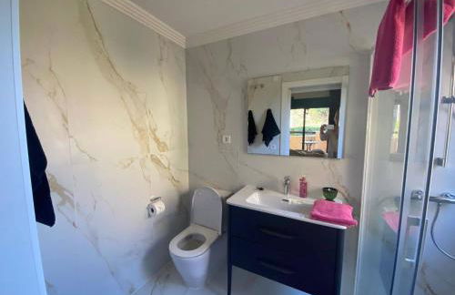 Sunny Retreat with Stunning View - Foto 33