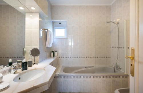 Villa Manuelina - Villa luxuosa com piscina aquecida by DolceStay - Foto 31