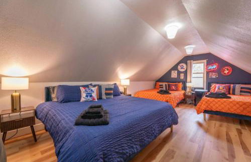 Pool Table, Arcade, Darts, 3 Car Garage, Sleeps 20 - Photo 37