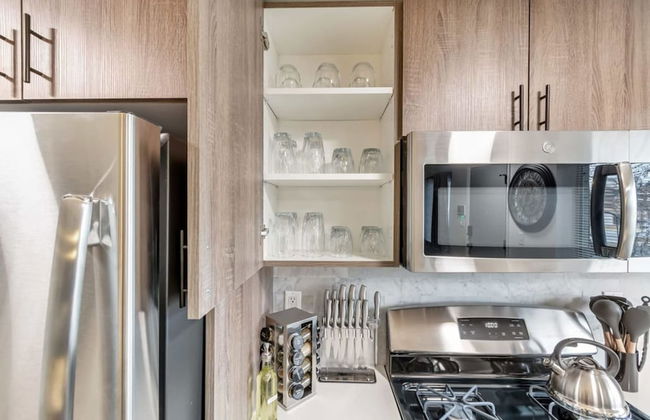 Charming 2BR w King Queen Close to SLC - Foto 17