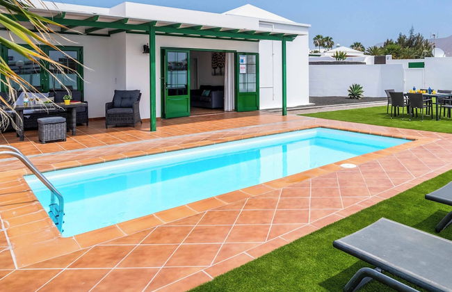 Villa Sama - Photo 1