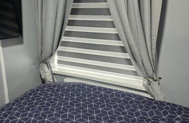 Manchester - House - Sleeps 6 - Parking - Garden - Foto 14