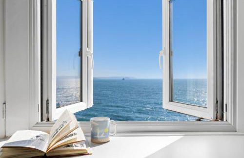 1 The Old Signal House, Penlee Point - Amazing views - Woodburner - Wi-Fi - Photo 25