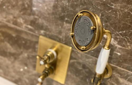 2 Bedroom Lux Apartment in Hendon- New Build - Photo 7