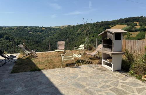 Gîte LE RABIOUZE - 4 épis, 15 pers, 22 couchages - Ancienne Bergerie rénovée, cachet d'origine conservé - Vue magnifique - Label Ecogîte - Foto 6