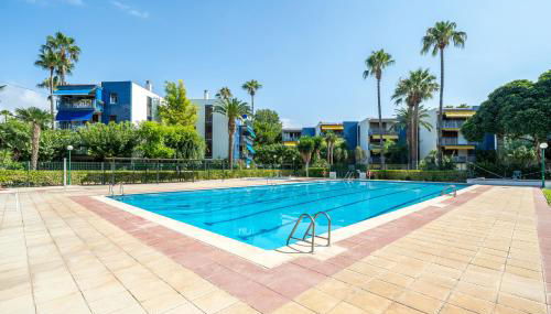 beach and pool - Photo 2