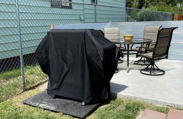 Charming Downtown Cottage with Porch & Backyard Retreat near Beaverhead River in Dillon, Montana - Foto 25