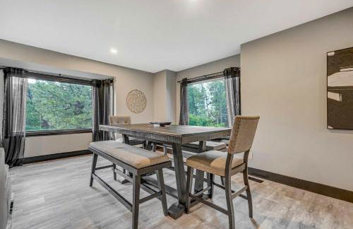 Oak Hills Estate Luxe Forest Escape Near USAFA - Foto 13