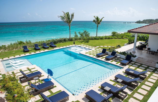 Island Haven: Oceanfront Retreat With Infinity Pool - Foto 16