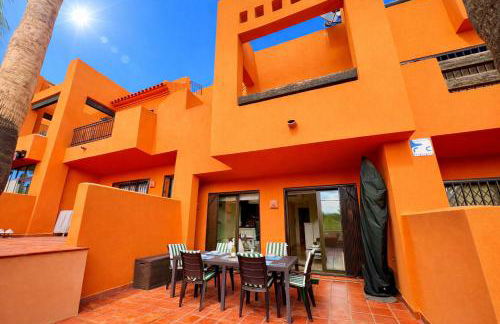 Oasis con piscina y sol - Foto 26