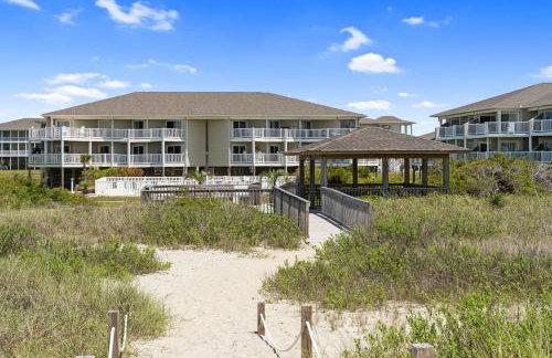 Southern Shores Oak Island Oceanfront with Pool Villa - Foto 63