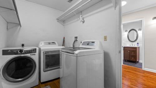 New England Nest - Modern 2BR Home with EV Charger - Foto 4